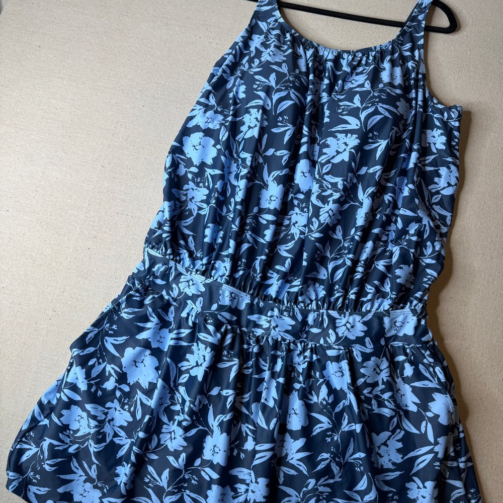 Bloomchic Women Plus Size 22-24 Floral Romper Swimsuit Navy Blue Pockets NWT